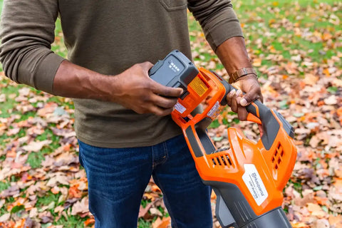 Husqvarna 350iB Leaf Blaster (battery and charger included)